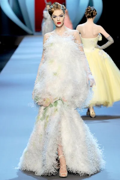 Look 26